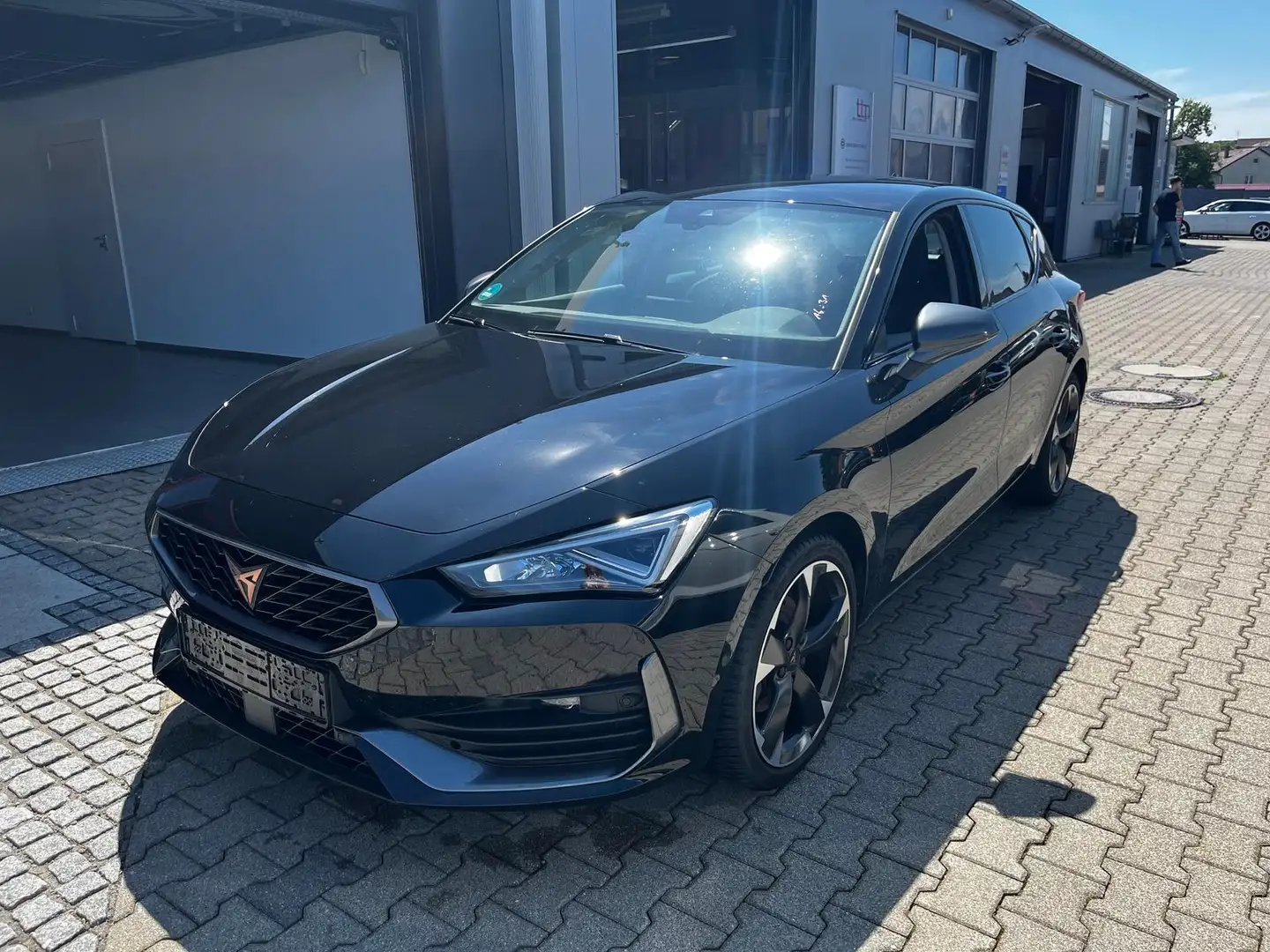 CUPRA Leon 1.5 TSI 5-Jahre-Garantie R.Kamera Keyless Zwart - 1