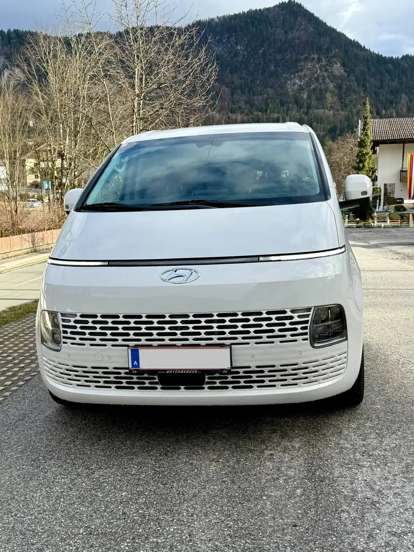 Hyundai STARIA Staria Bus 2,2 CRDi Luxury Line 4WD DCT Aut. Luxury Line Weiß - 2