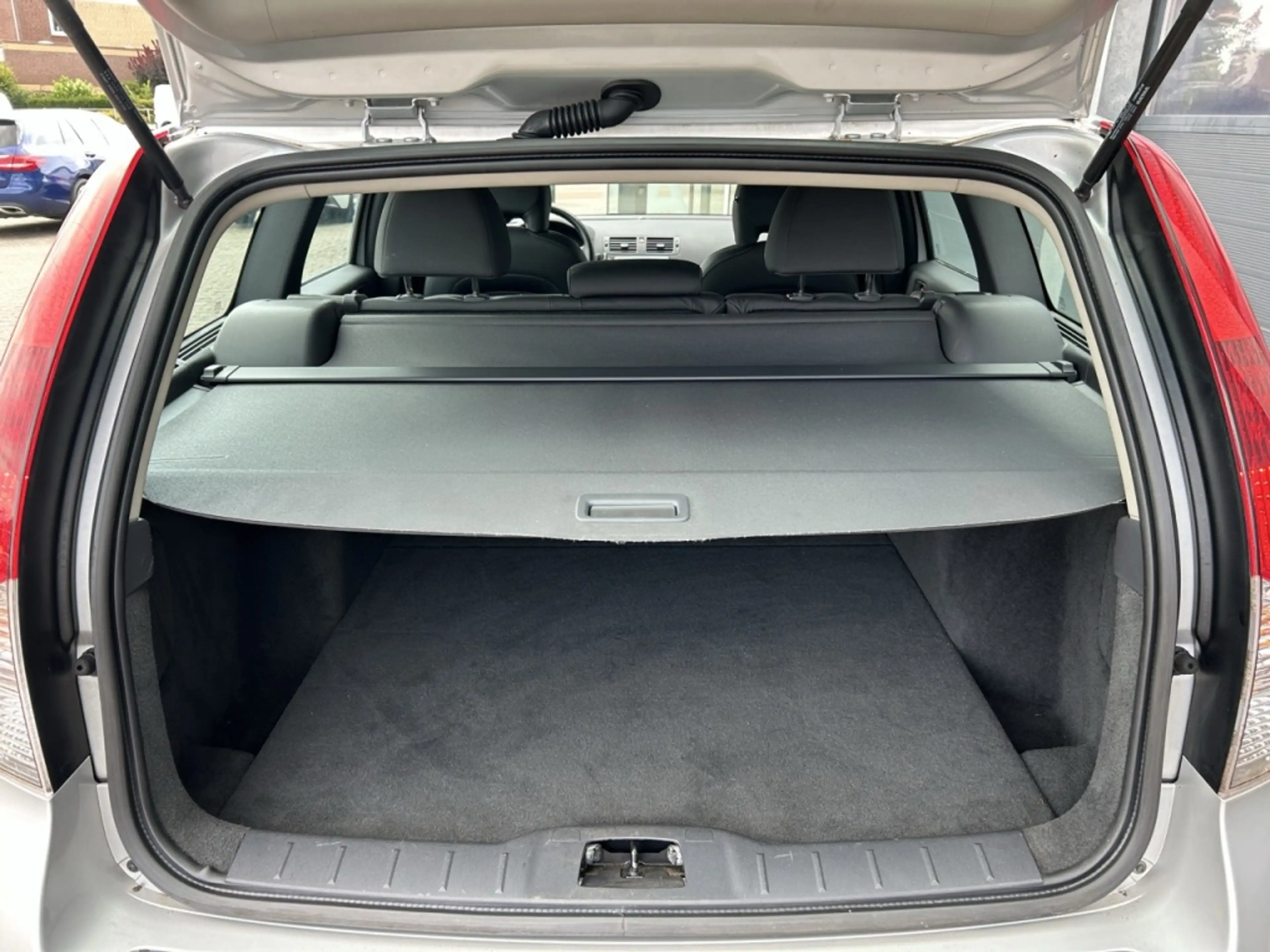 Volvo V50 2.0 Sport — photo 15