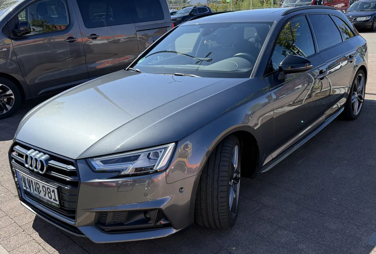 Audi S4 Avant 3.0 TFSI quattro tiptronic Grau - 2