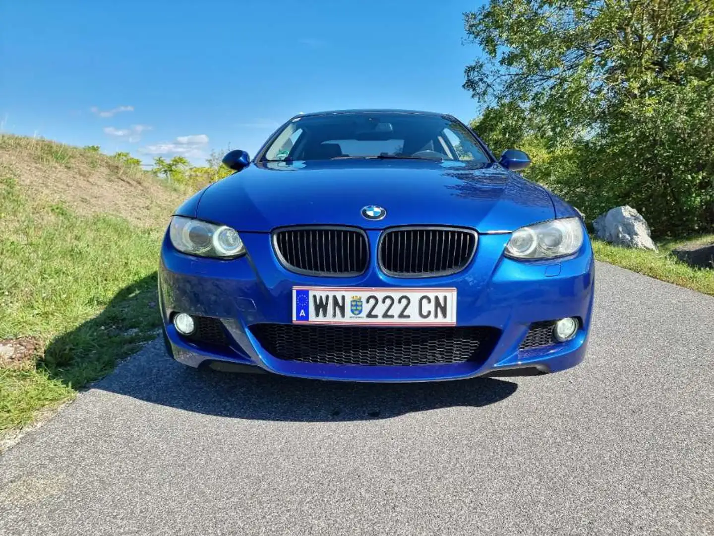 BMW 330 330i Coupé Blau - 1