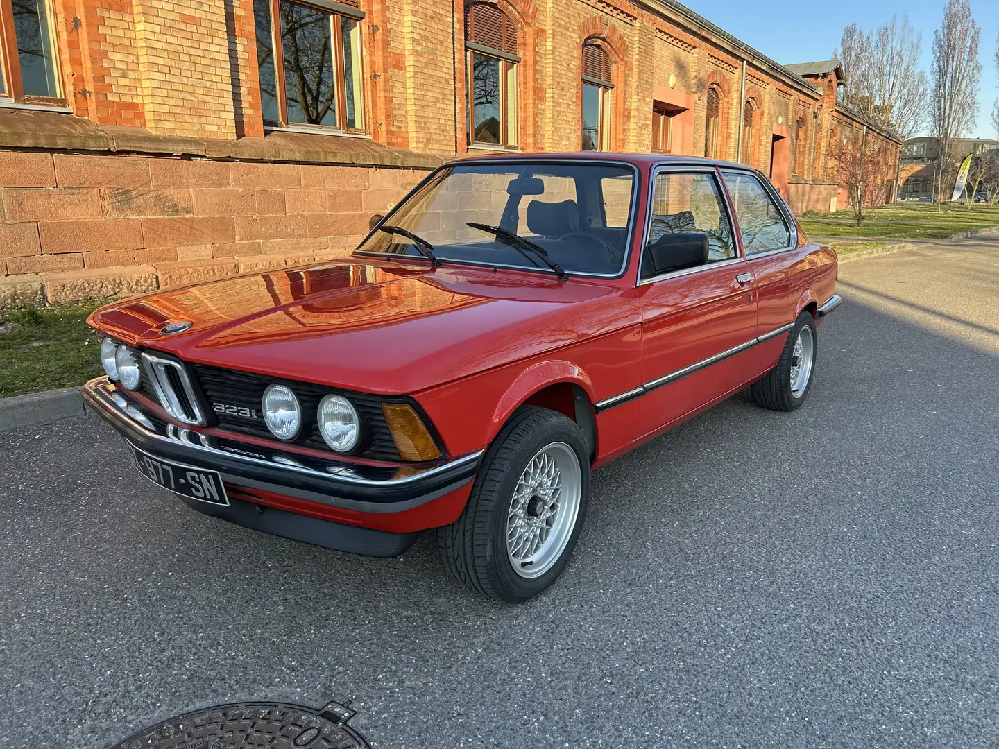 BMW 323 E21 Rojo - 1