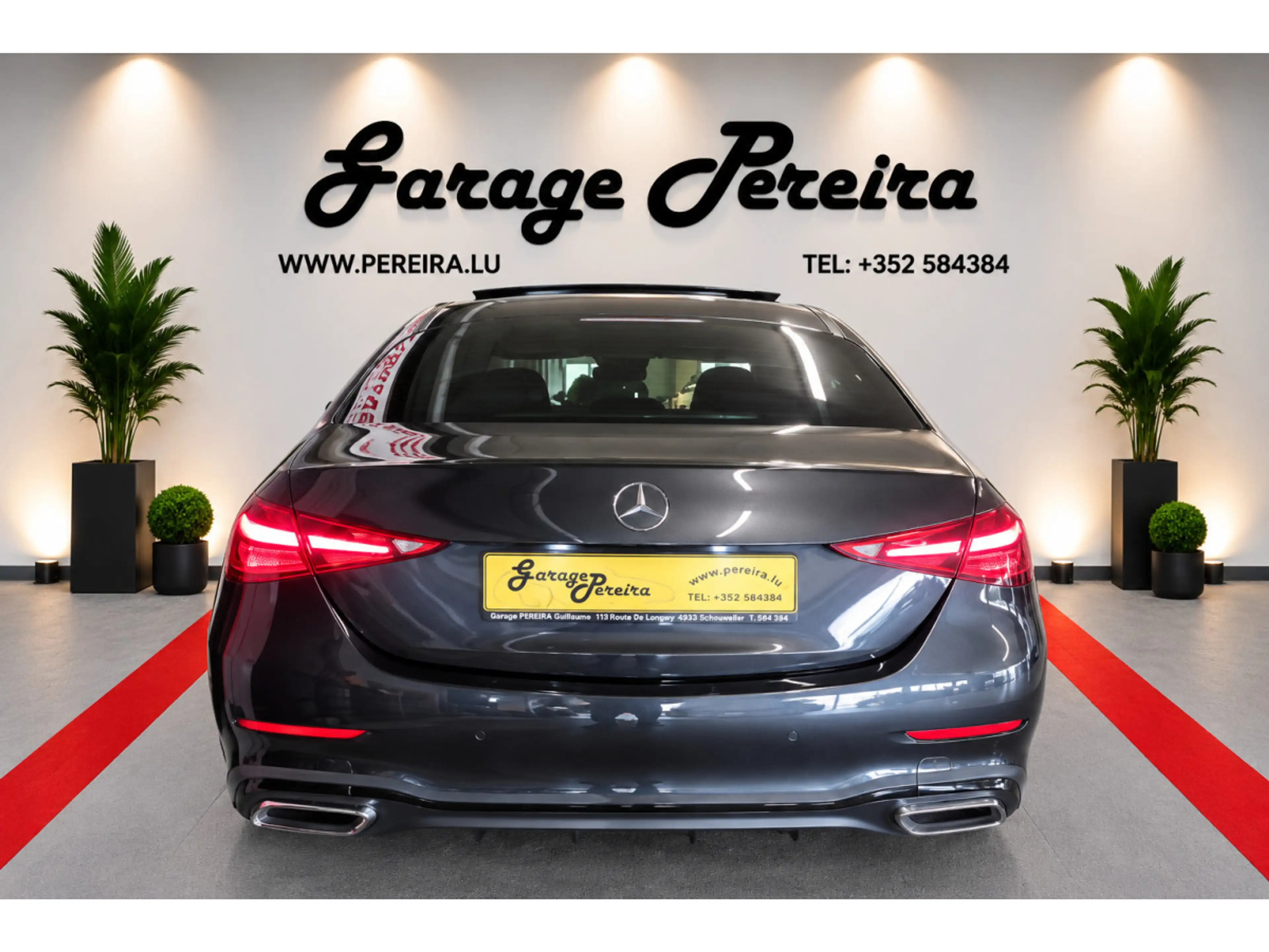Mercedes-Benz C 180 AMG LINE PANO CUIR NAVI 1 HAND comme neuve — photo 4