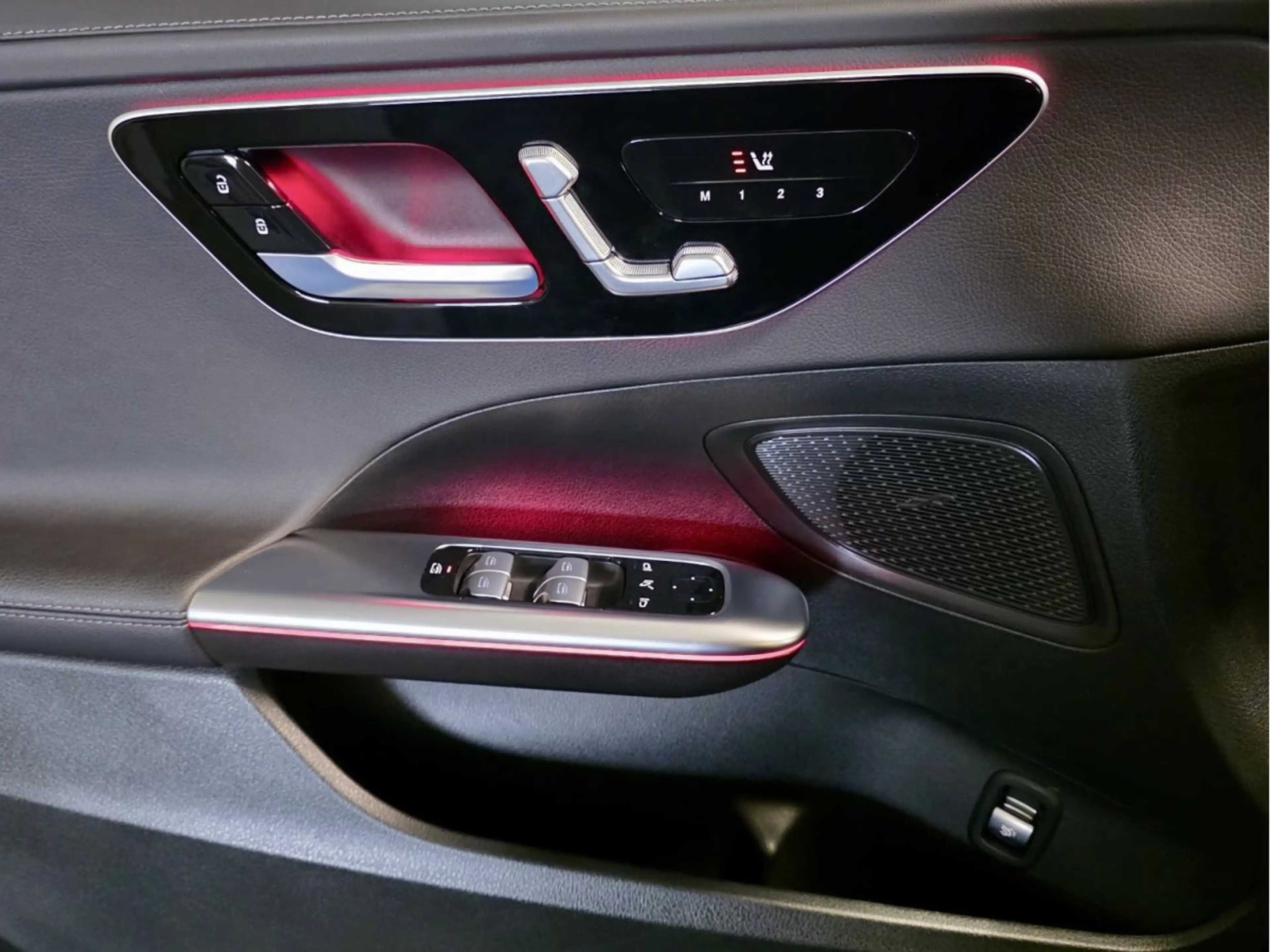 Mercedes-Benz C 180 AMG LINE PANO CUIR NAVI 1 HAND comme neuve — photo 13