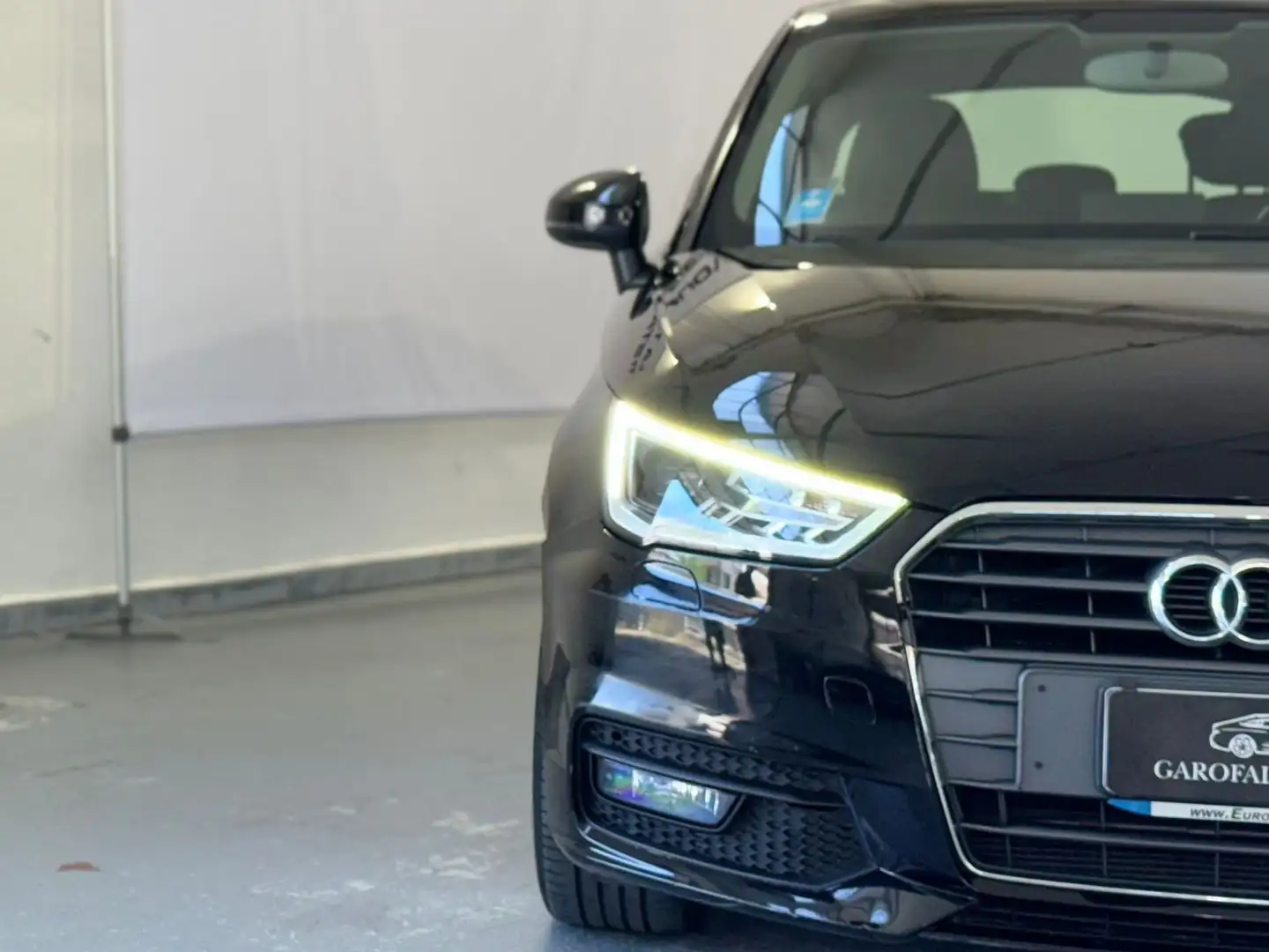Audi A1 A1 Sportback 1.2 tfsi Admired Noir - 2