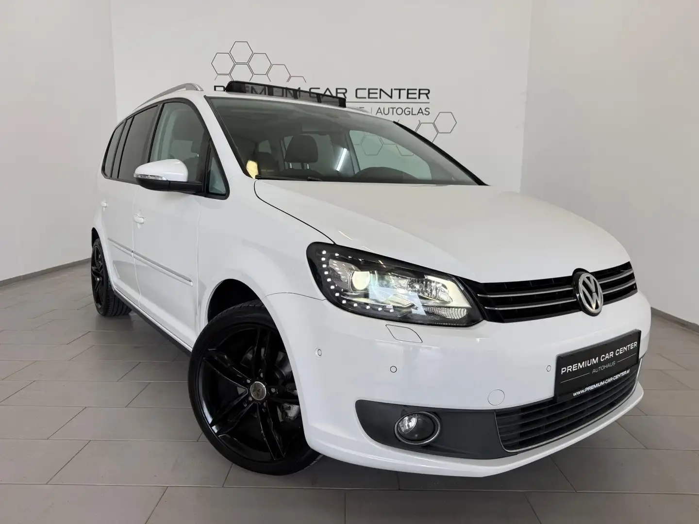 Volkswagen Touran Highline BMT Weiß - 1