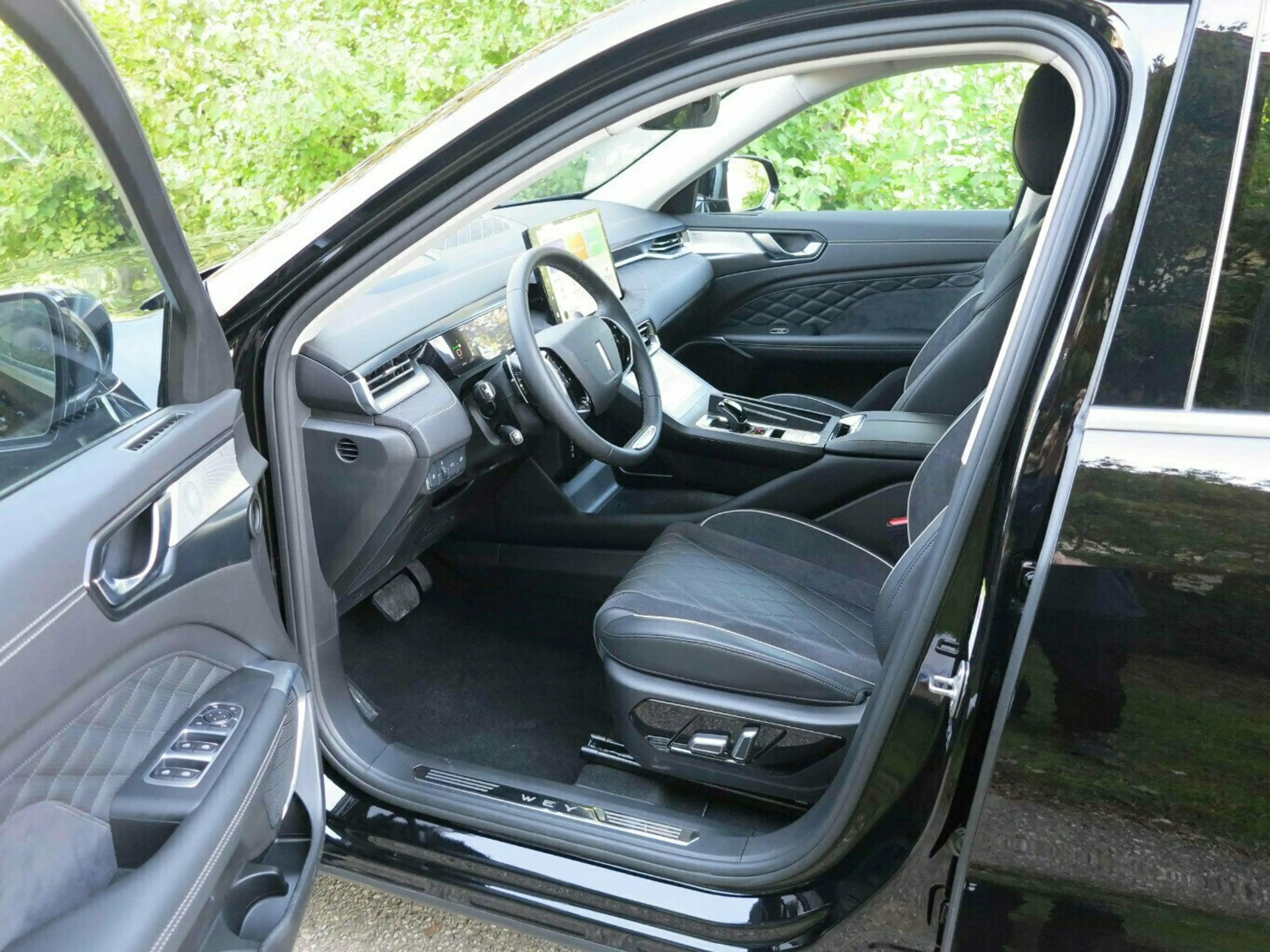 GWM WEY 03 2.0 PHEV 270KW/367PS Luxury — photo 11