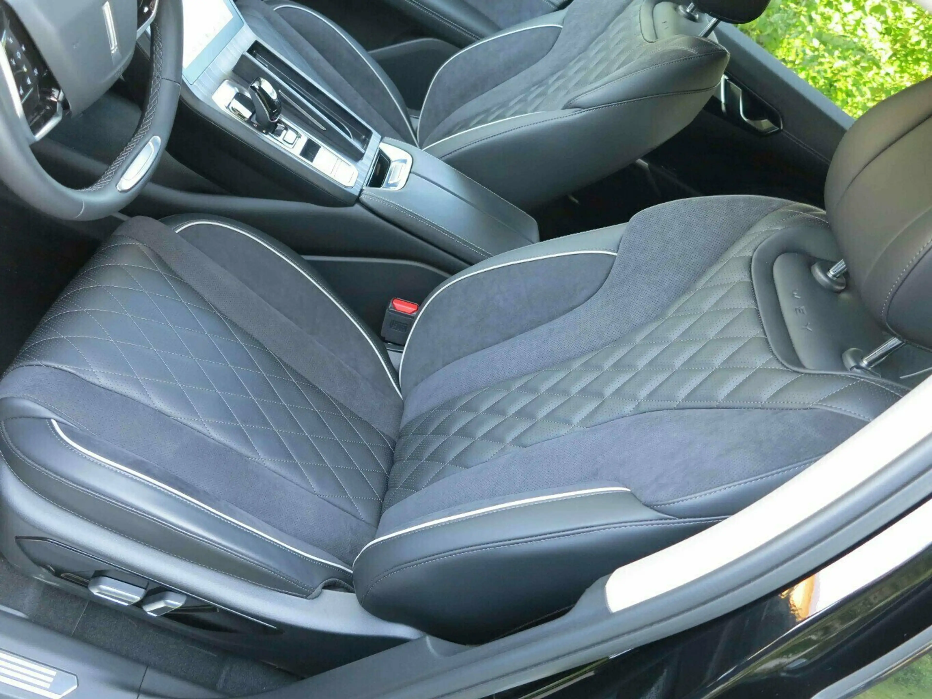GWM WEY 03 2.0 PHEV 270KW/367PS Luxury — photo 10