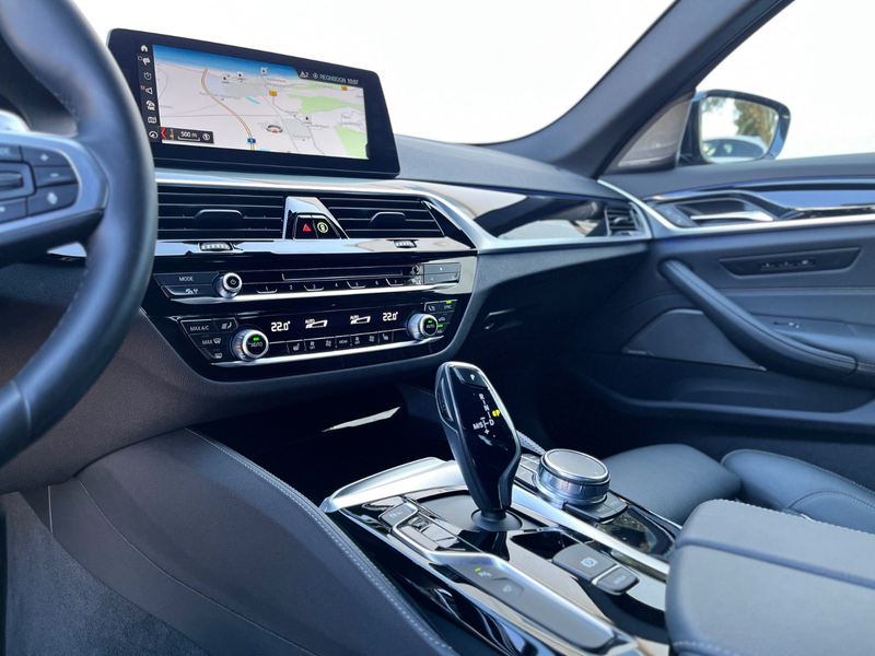 BMW 540 i xDrive Limo M-Paket HUD h/k TV GLSD AHK — photo 15