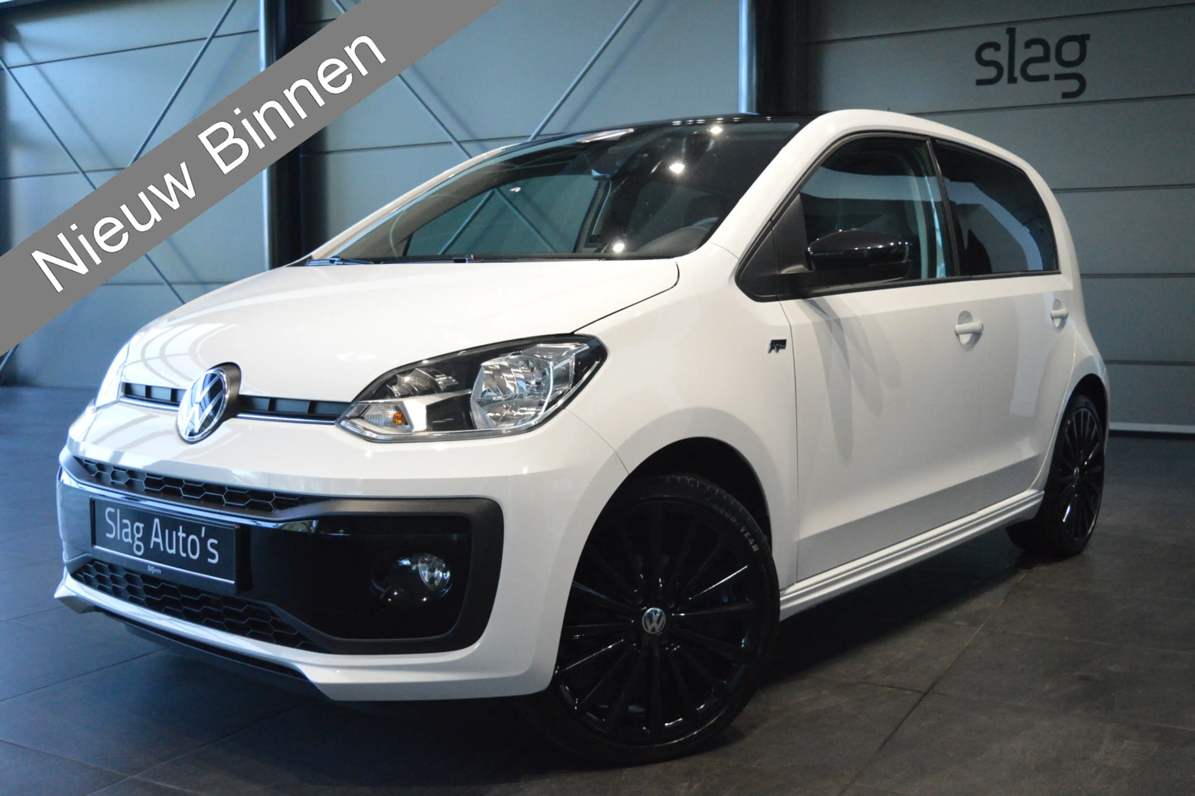 Volkswagen up! 1.0 R-Line clima cruise camera pdc maps 17 inch !!