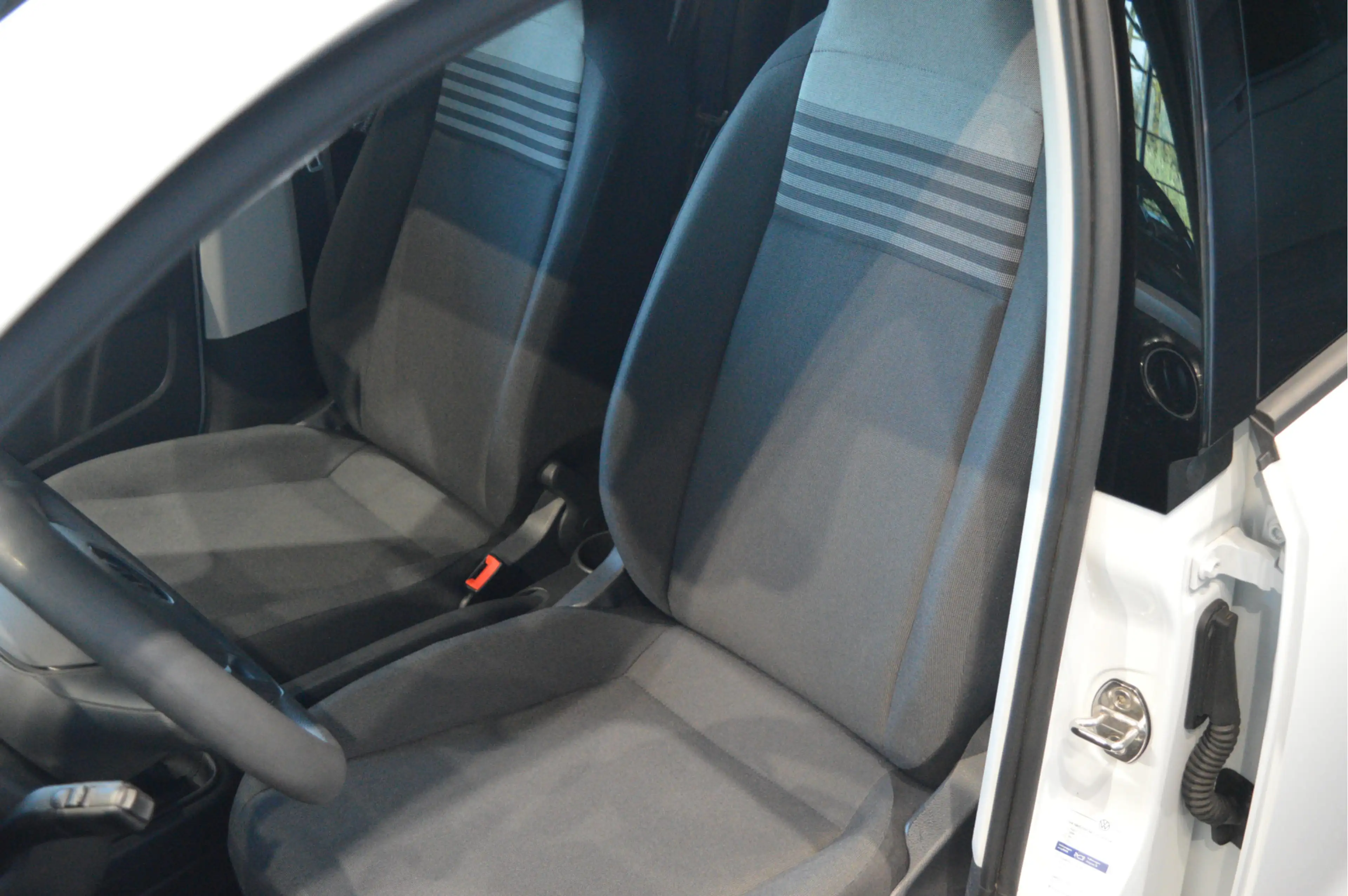 Volkswagen up! 1.0 R-Line clima cruise camera pdc maps 17 inch !! — photo 12