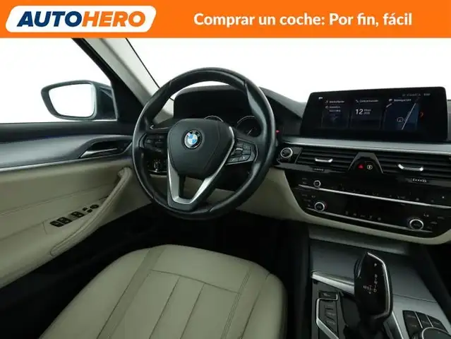 BMW 5 Series view 14