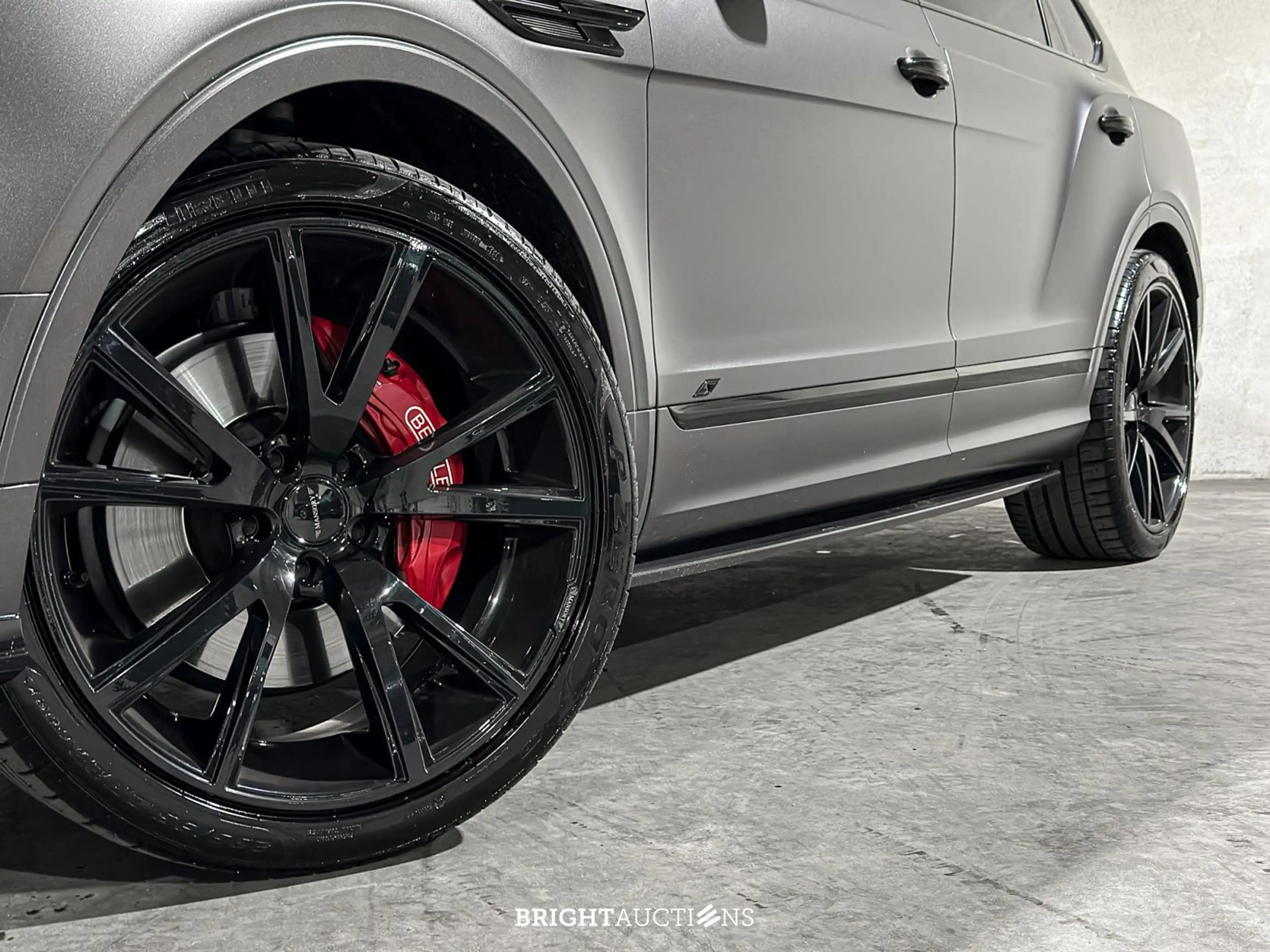 Bentley Bentayga 4.0 V8 S — photo 9