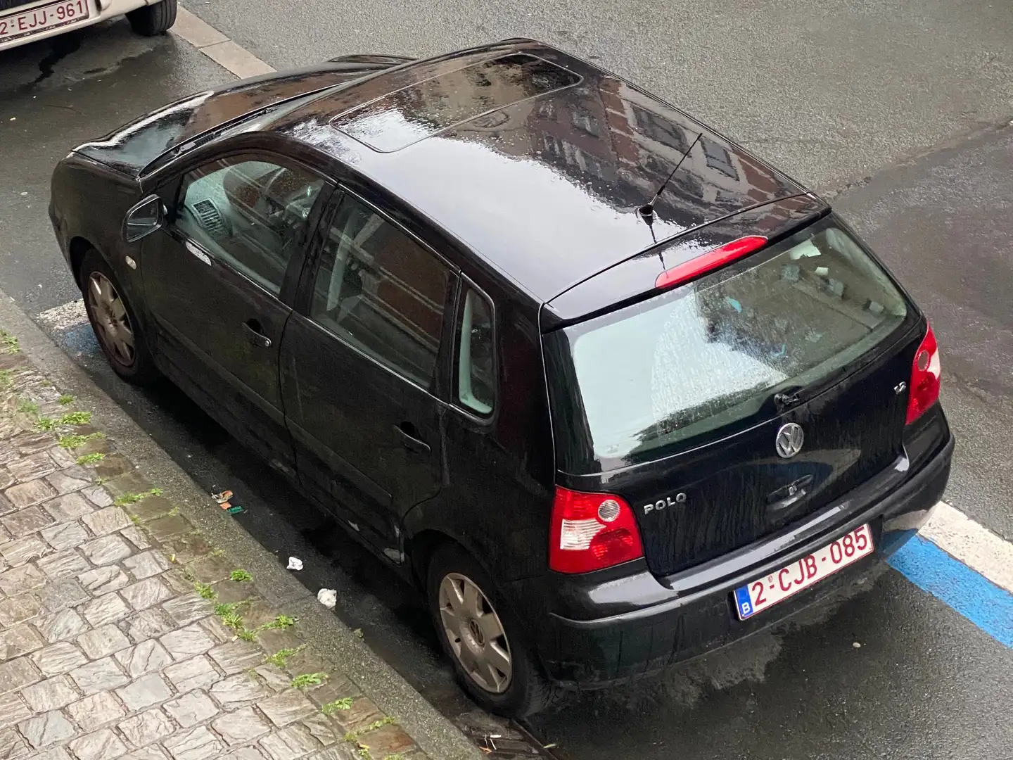 Volkswagen Polo 1.2i 12v Base Zwart - 1