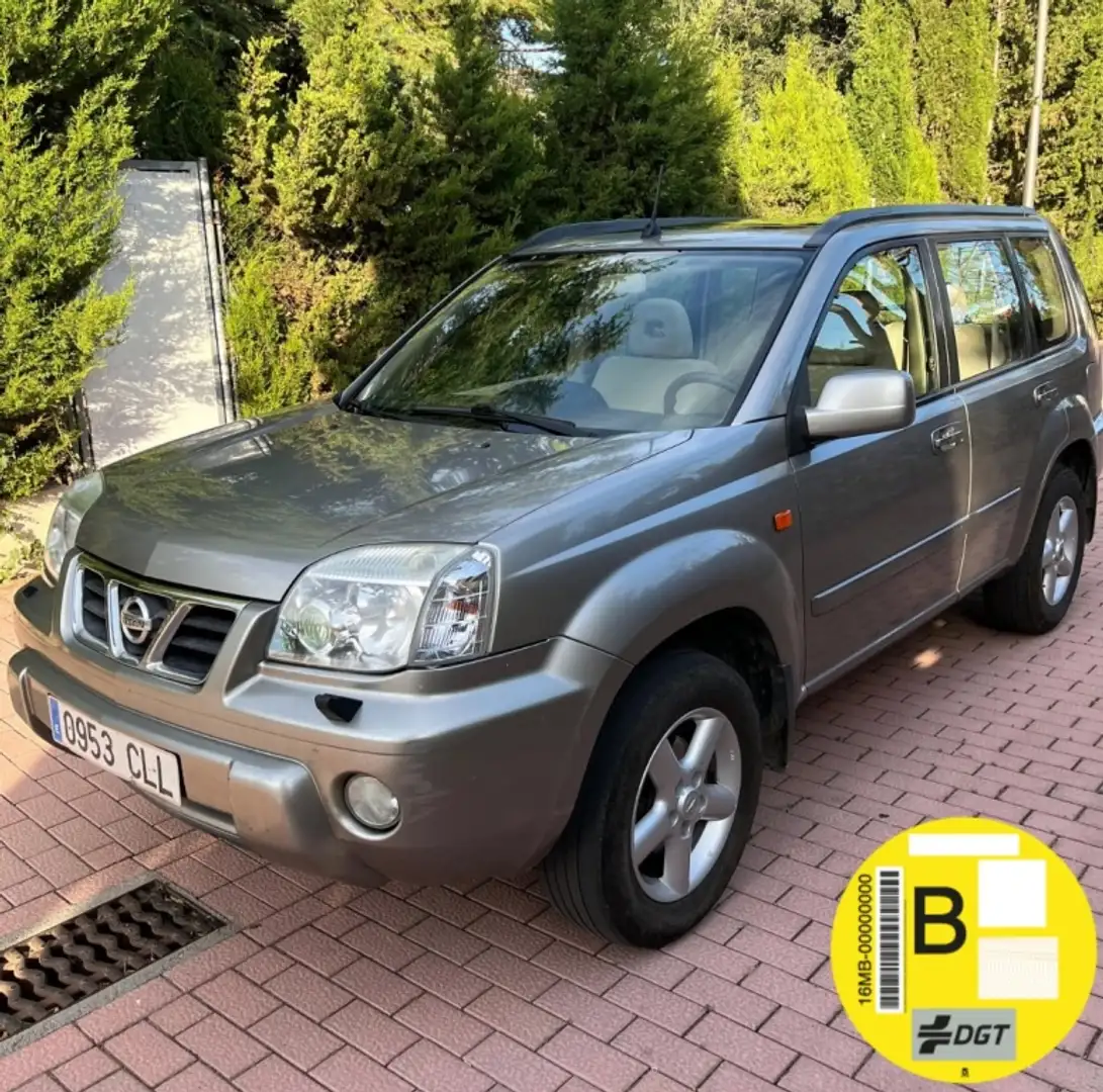 Nissan X-Trail 2.0 Elegance Gris - 1