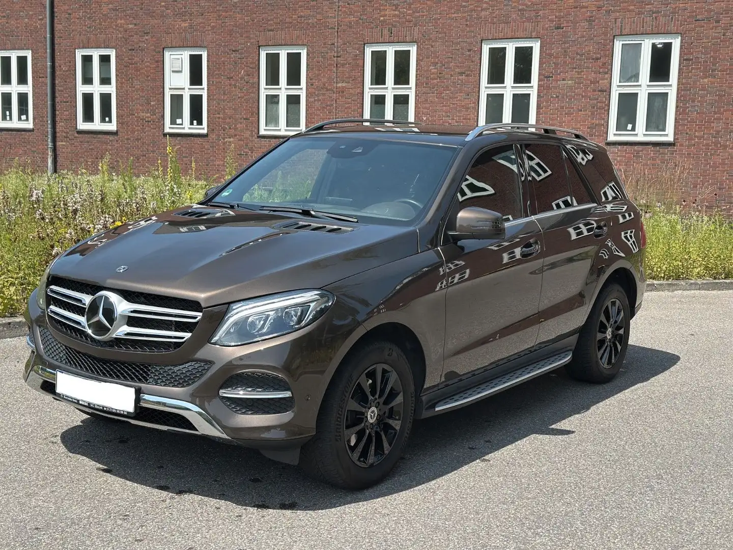 Mercedes-Benz GLE 350 d 4Matic Distronic Kamera AHK ILS Braun - 1