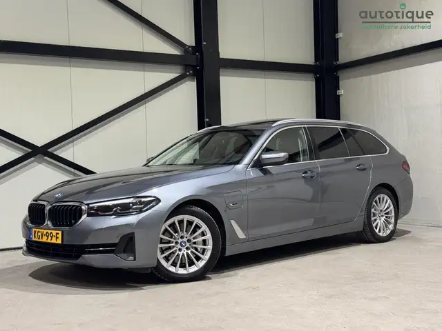 BMW 520 5-serie Touring 520e Business | navi | leder | pan