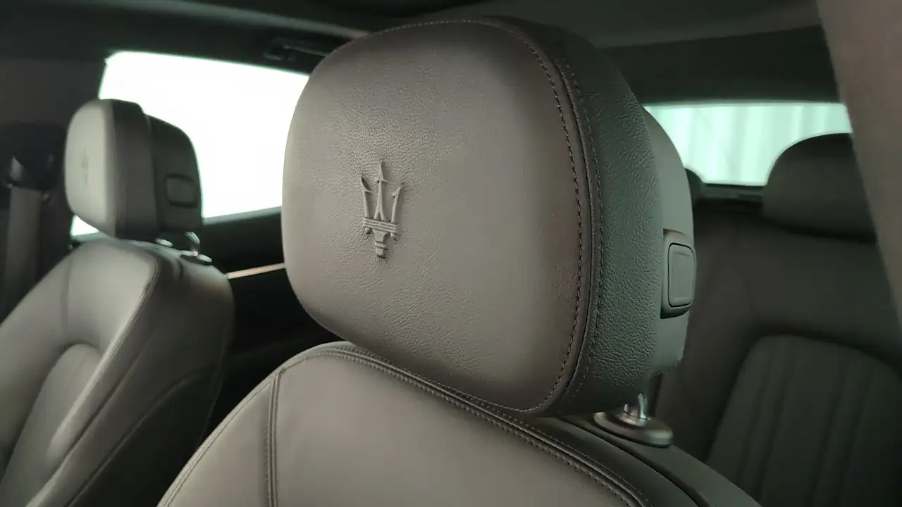 Maserati Levante 2023 — фото 13