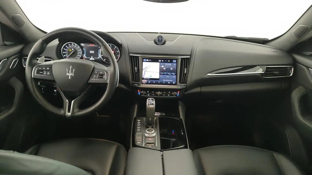 Maserati Levante 2023 — фото 14