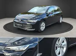 Volkswagen Golf VIII Lim. 1.5 eTSI DSG Life NAVI ACC LED