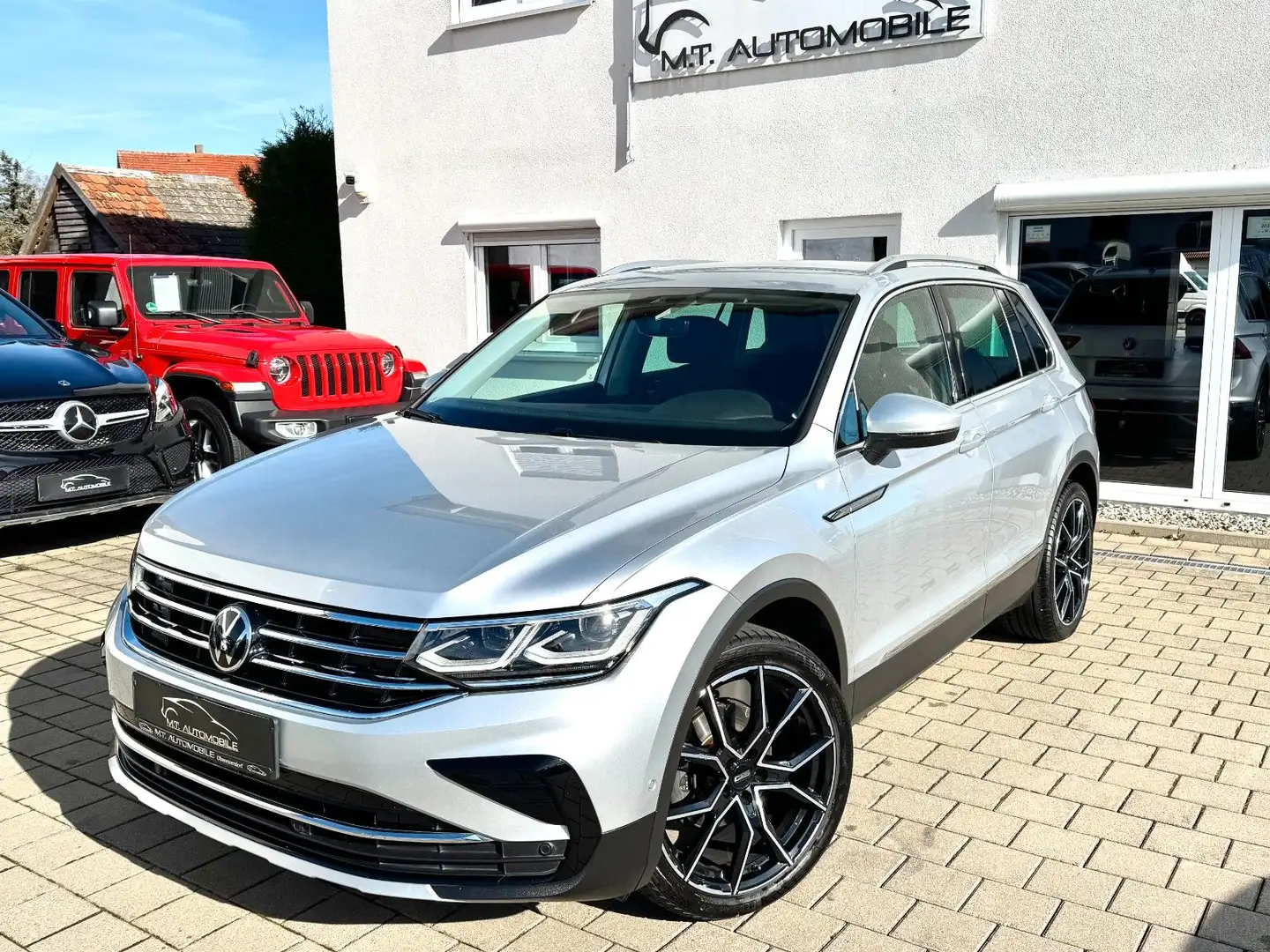 Volkswagen Tiguan Elegance*AHK*ABSTANDTEMP*NAVI*KAMERA*PDC Argent - 1