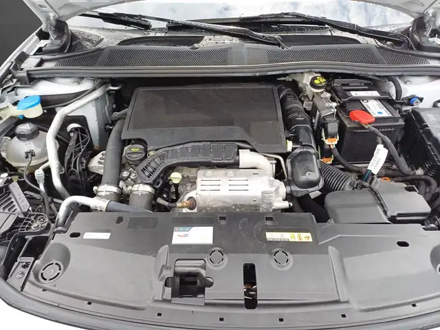 Peugeot 308 view 5