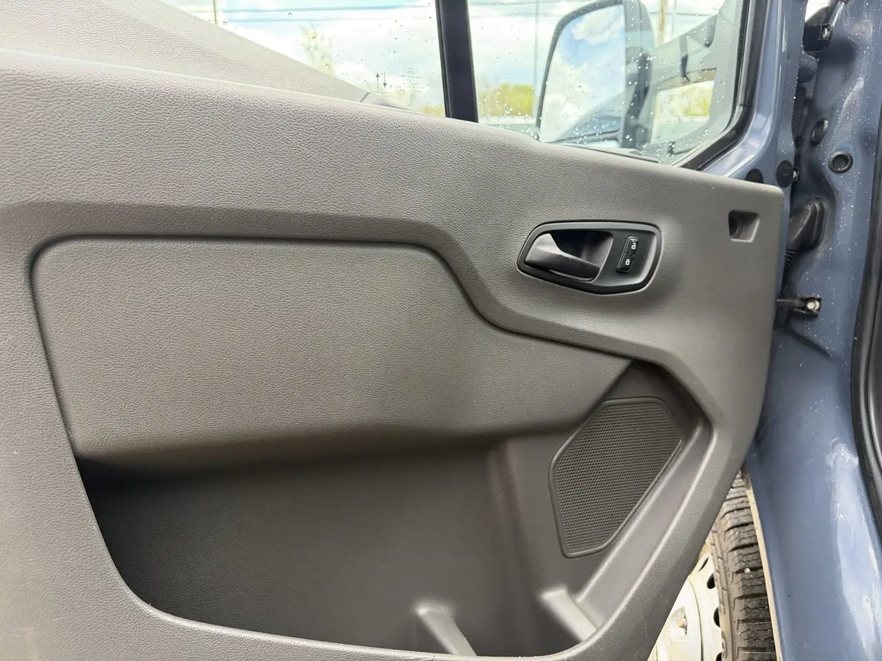 Ford Transit Cargo Van снимка Ford Transit Cargo Van