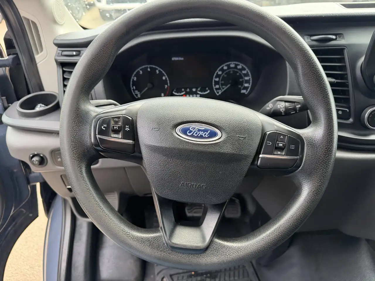Ford Transit Cargo Van снимка Ford Transit Cargo Van