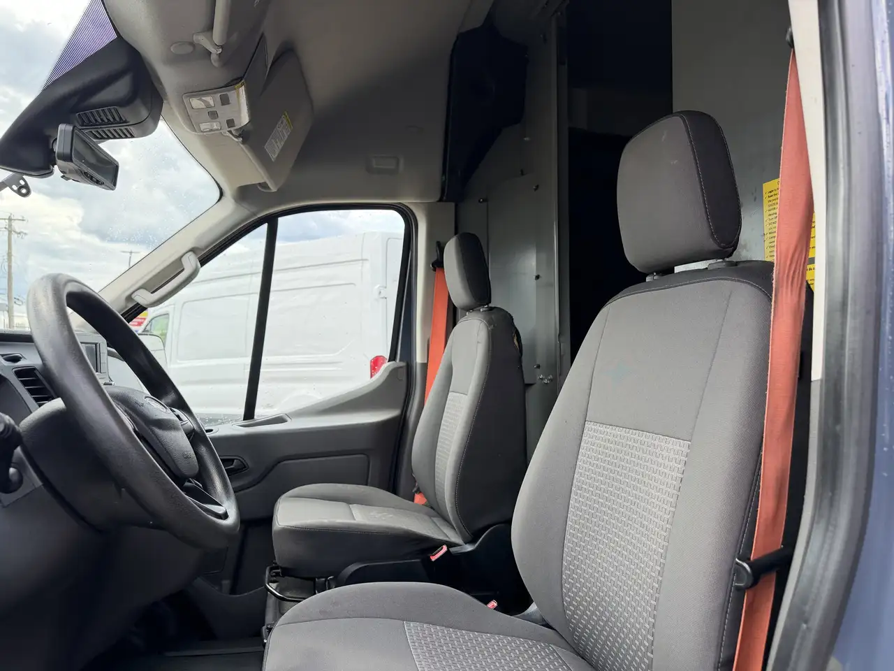 Ford Transit Cargo Van снимка Ford Transit Cargo Van