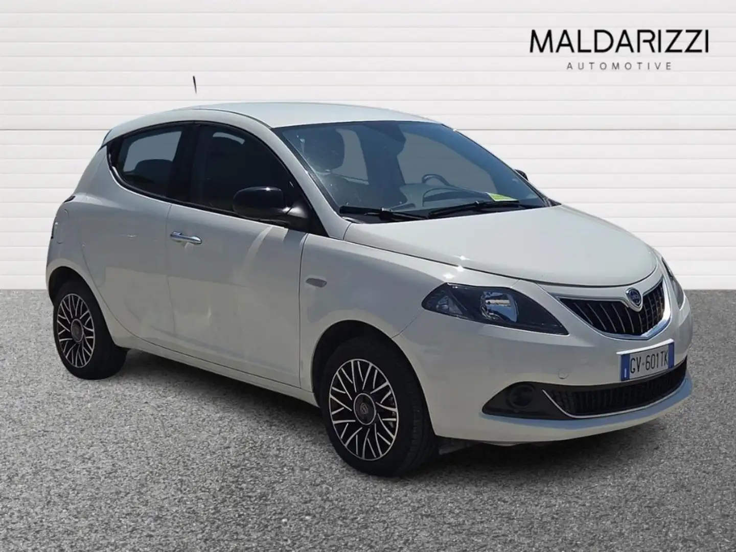 Lancia Ypsilon III 2021 1.0 firefly hybrid Platino s&s 70cv Bianco - 1