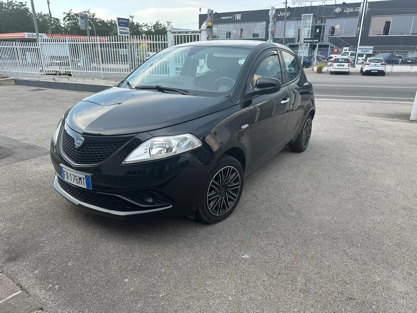 Lancia Ypsilon Ypsilon 12 69cv Platinum S&S Noir - 1