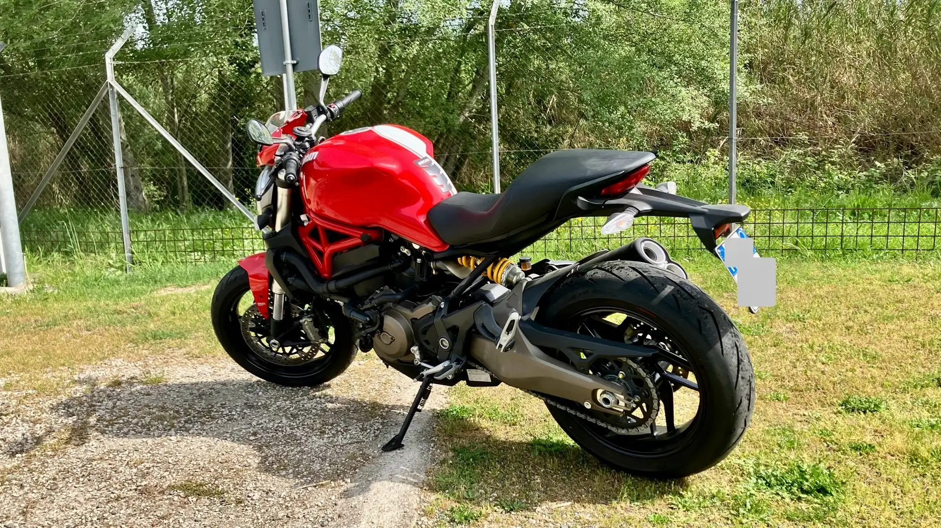 Ducati Monster 821 Stripe Rosso - 2