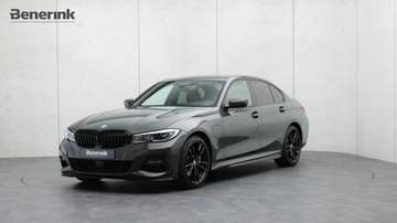 3-serie 330e High Executive M Performance | Head-u