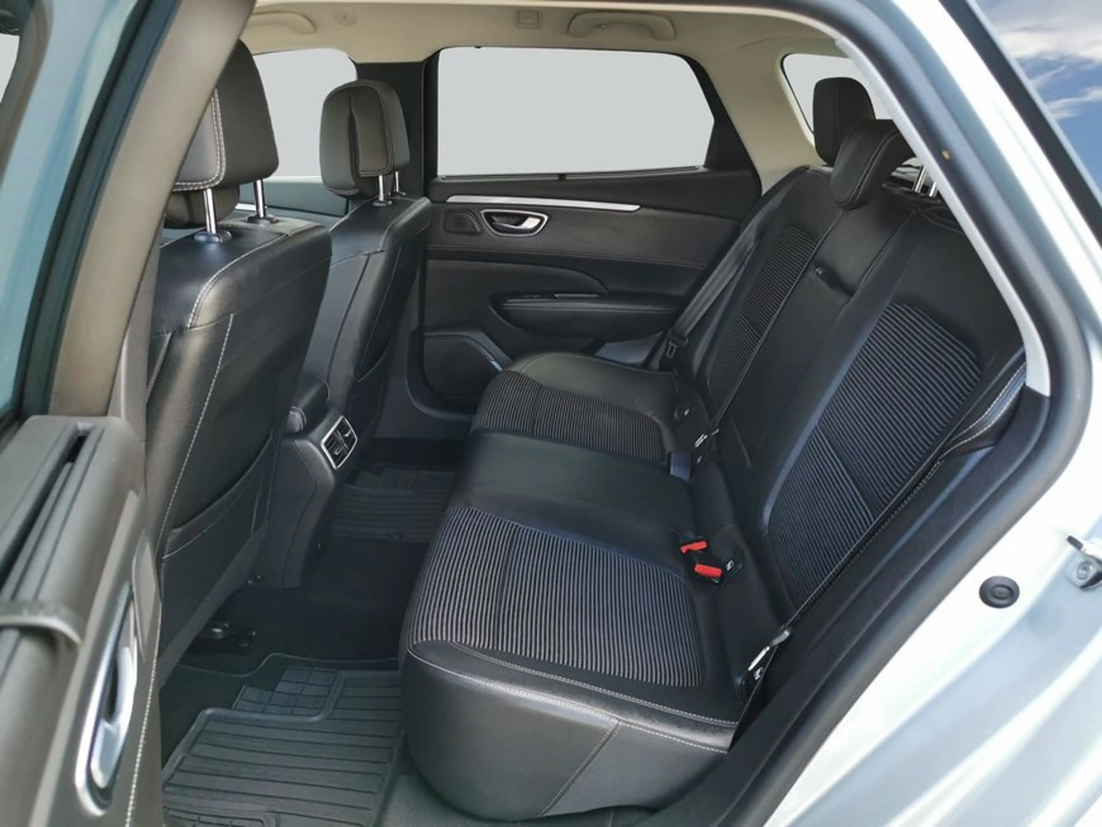 Renault Talisman Grandtour TCe 160 EDC GPF INTENS — photo 11