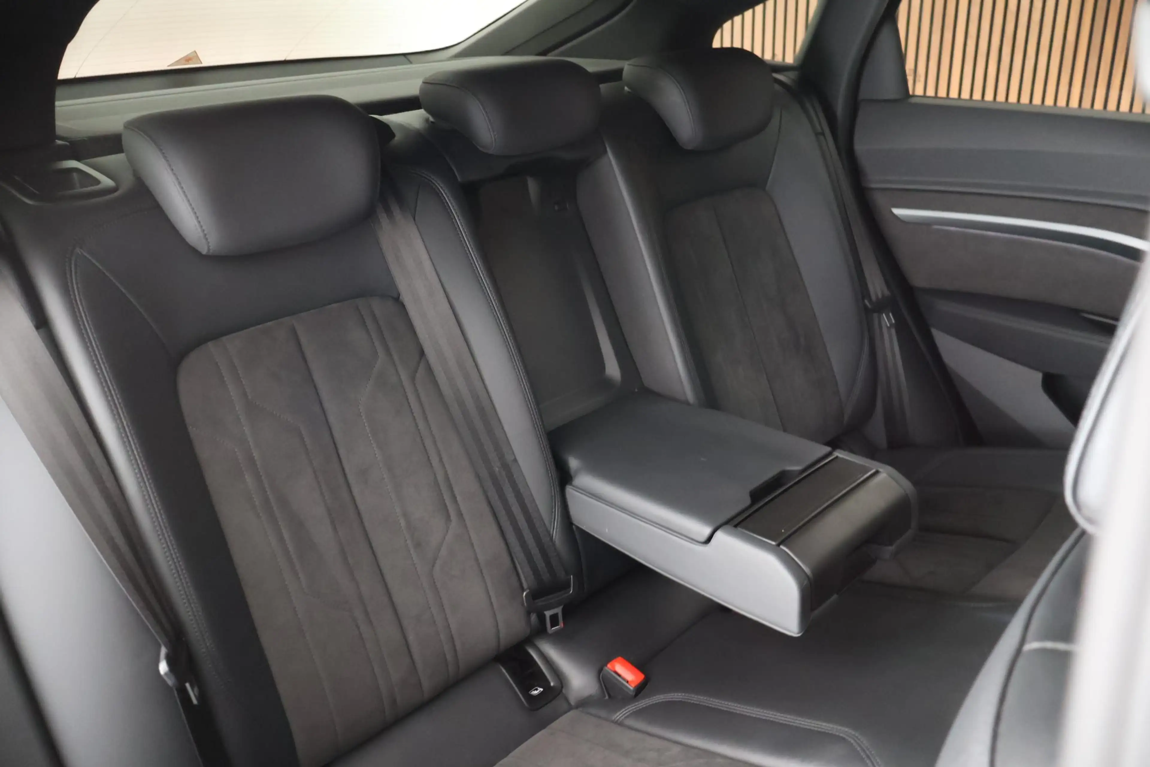 Audi e-tron Sportback 55 408pk quattro Business edition Plus 9 — photo 43