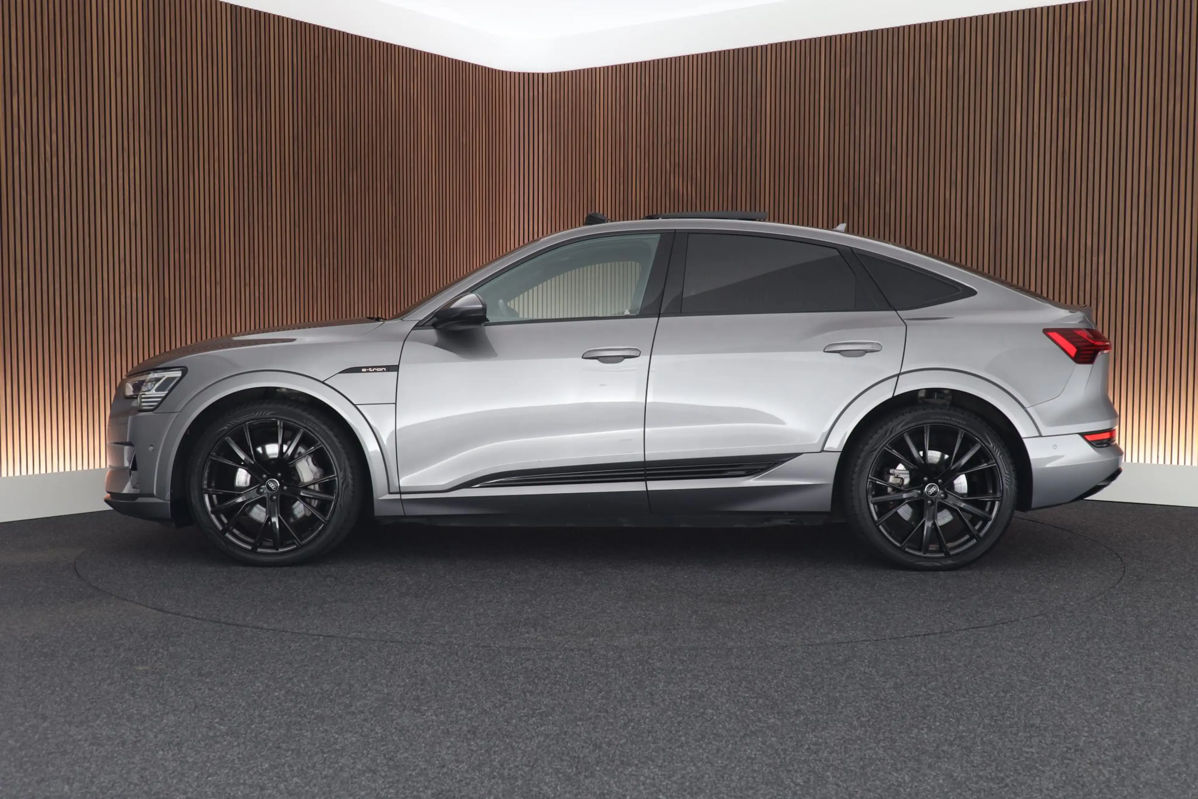 Audi e-tron Sportback 55 408pk quattro Business edition Plus 9 — photo 8