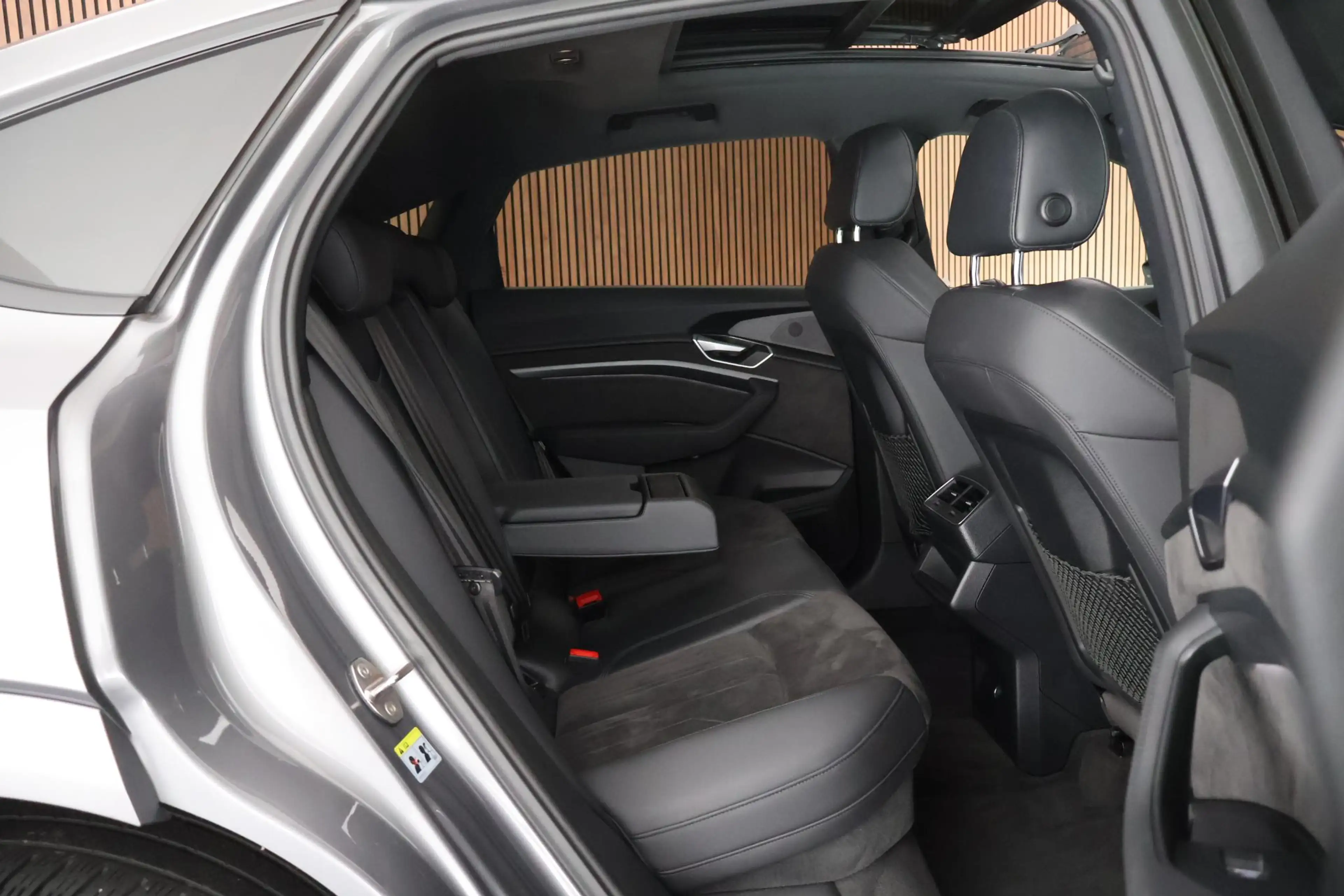 Audi e-tron Sportback 55 408pk quattro Business edition Plus 9 — photo 13