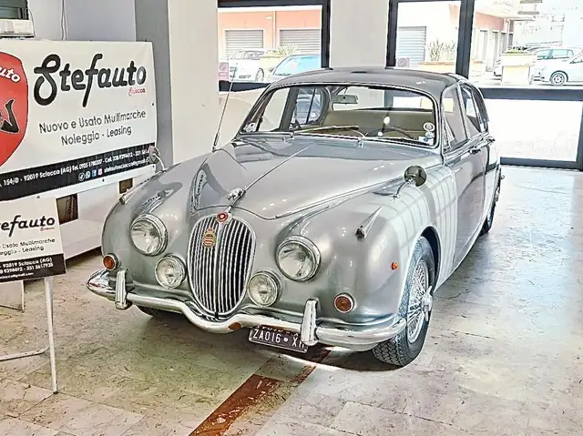 Jaguar MK II 3.4 Overdrive iscritta ASI