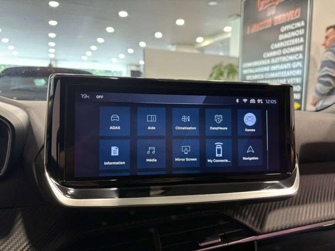Peugeot 2008 - Immagine 12