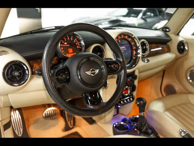 Mini Cooper Cooper view 9