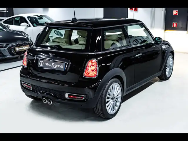 Mini Cooper Cooper view 5