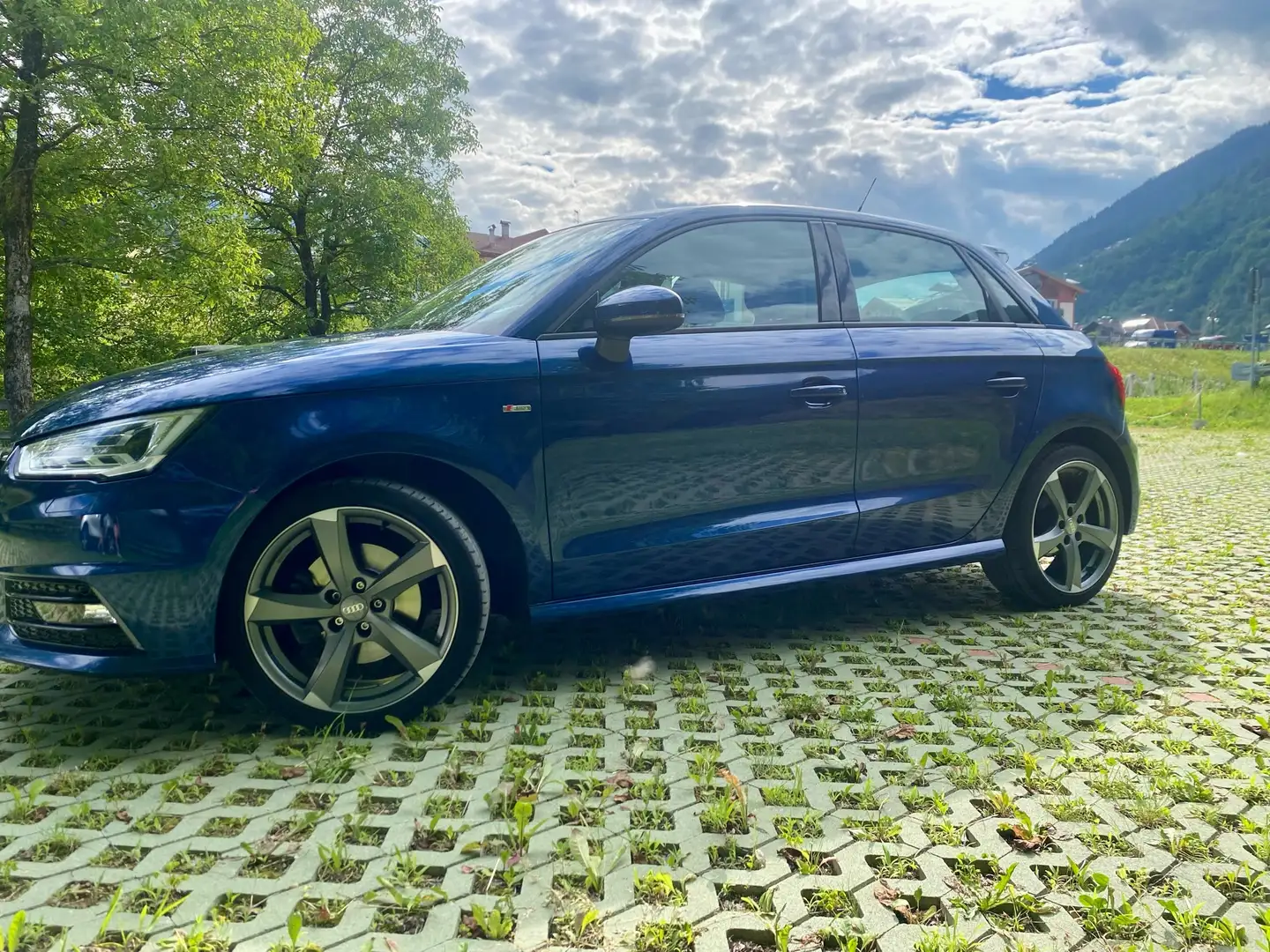 Audi A1 1.6 TDI SLine - 1