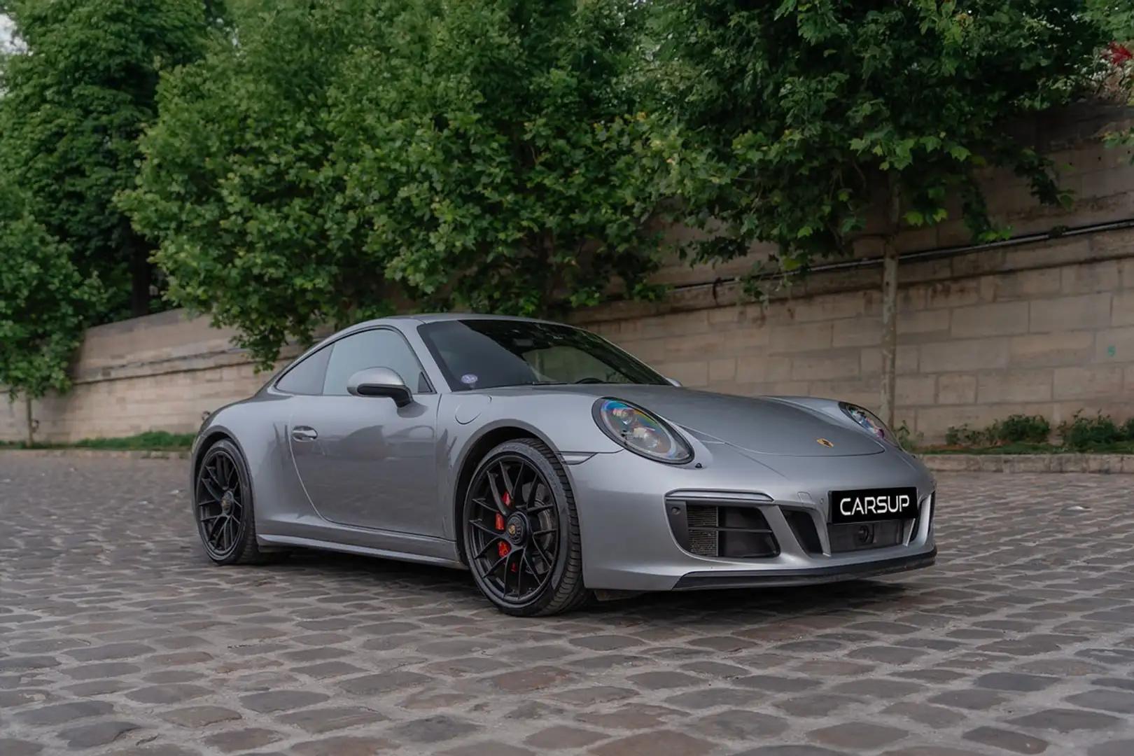Porsche 911 991.2 Carrera 4 GTS Argent - 1