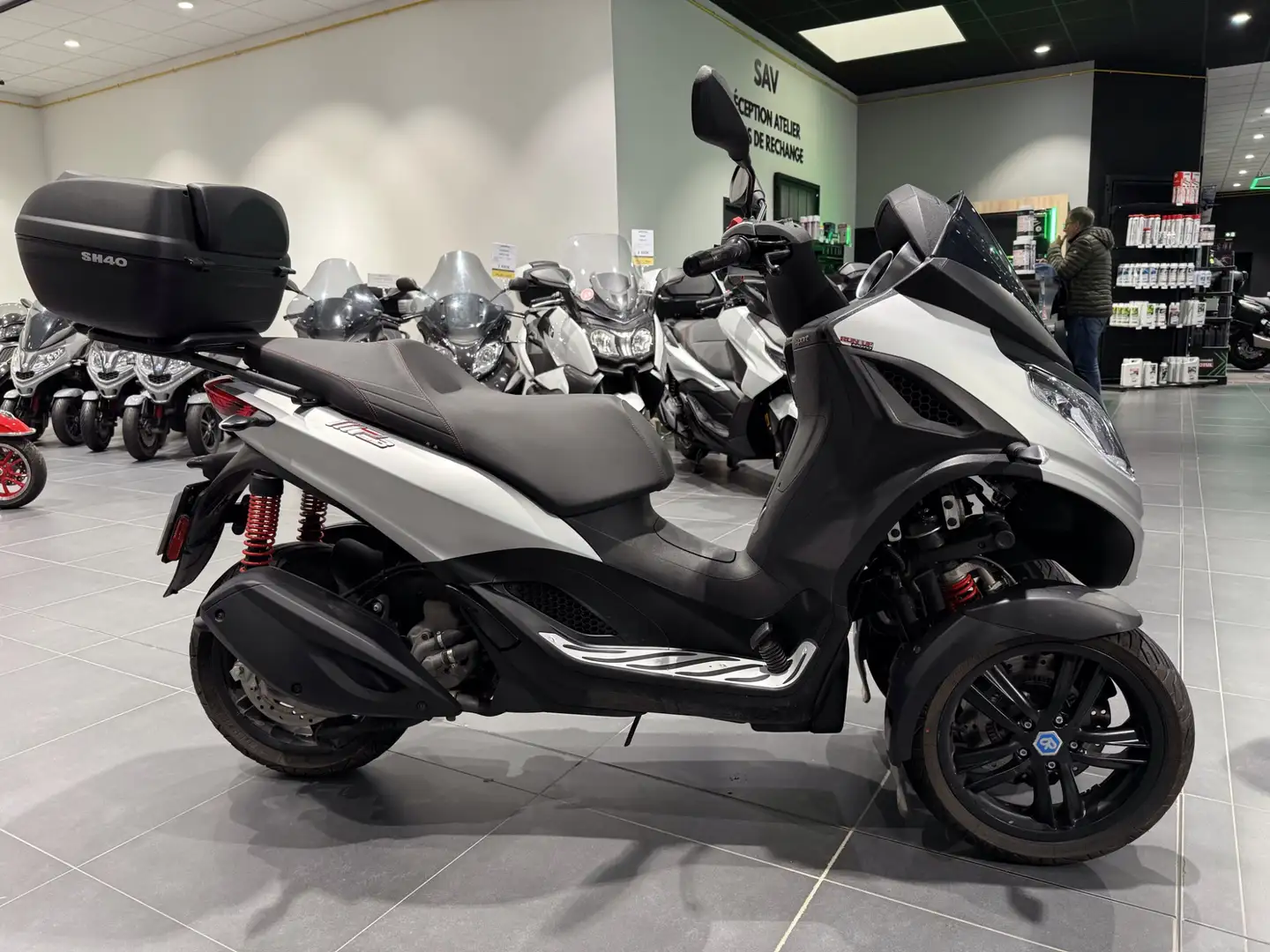 Piaggio MP3 300 Grau - 2