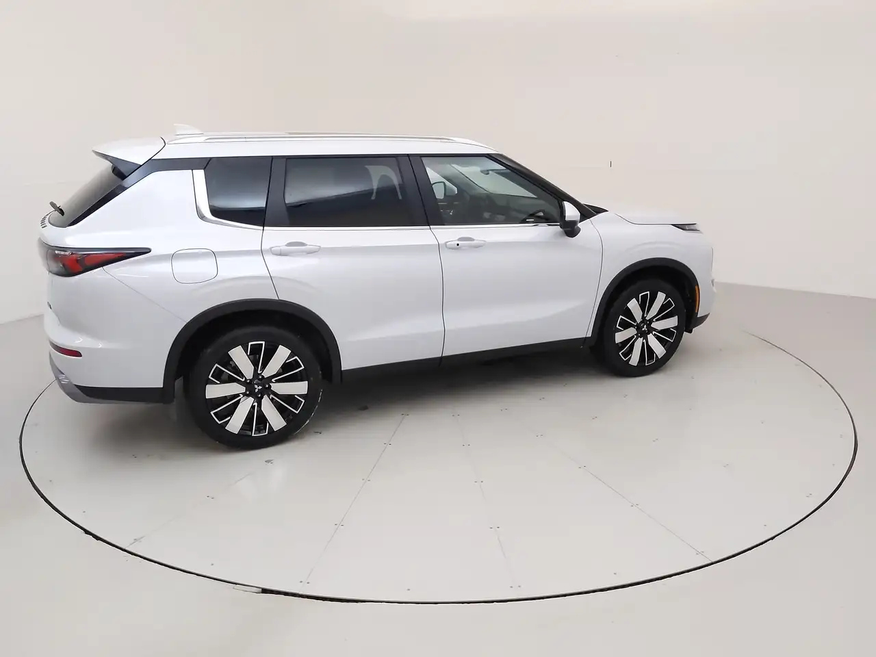 Mitsubishi Outlander снимка Mitsubishi Outlander