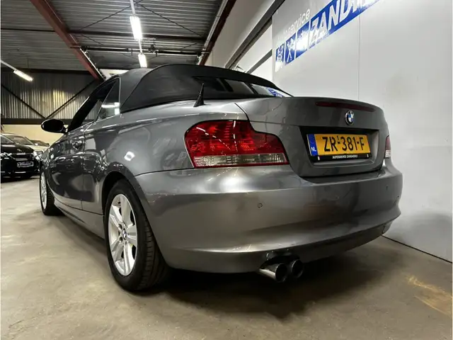 BMW 1 Series view 3