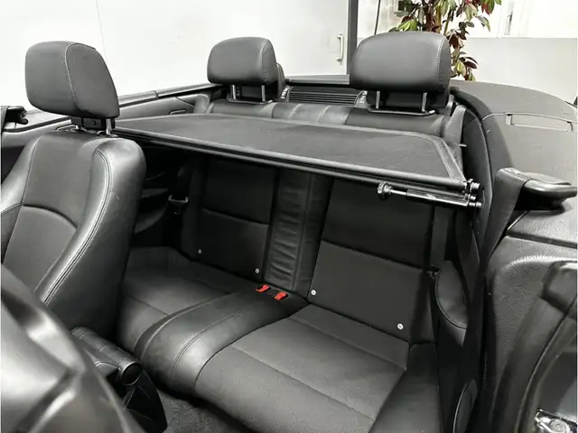 BMW 1 Series view 9