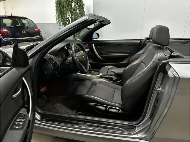 BMW 1 Series view 8