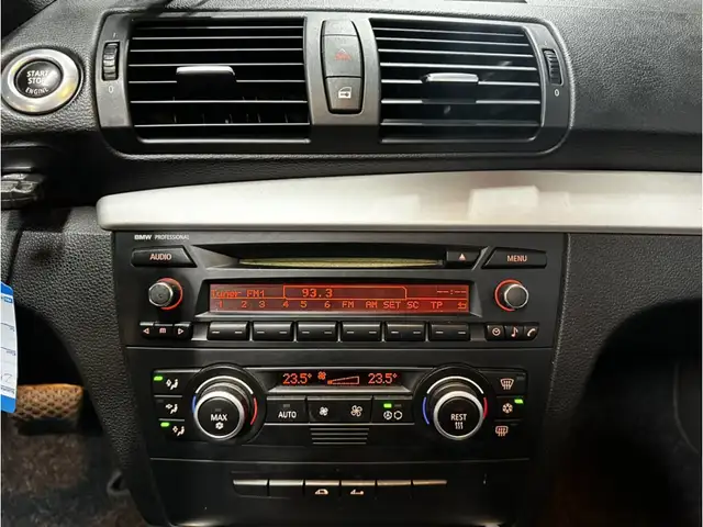 BMW 1 Series view 11