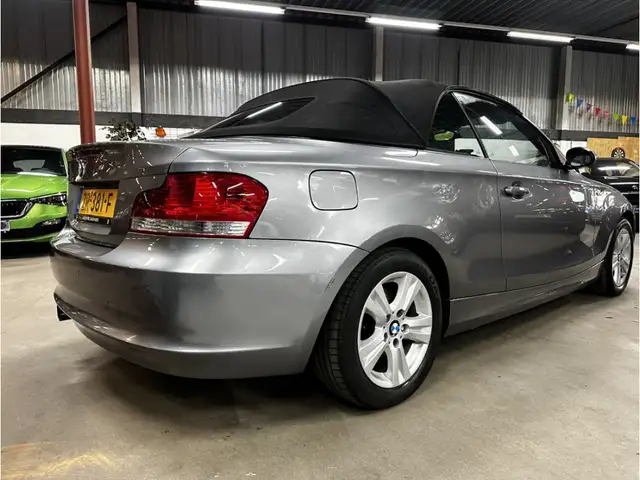 BMW 1 Series view 5